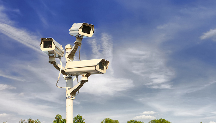 财说| 评估日期一年前，海康威视为何低价转让“摇钱树”？