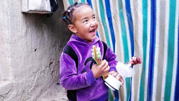 上海援藏，医疗救助