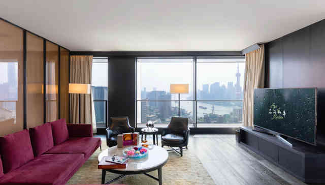 宝格丽酒店沉浸式限时体验空间揭幕，月饼礼盒“盈月朝花”发布