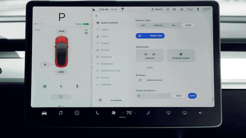 特斯拉挑战北京雨天：被五个红绿灯整傻眼了？