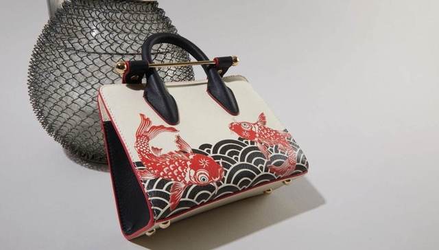 是日美好事物｜Strathberry以巧妙手笔改造日式和风，YUZEFI的包袋线条简约却造型多变