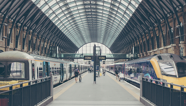 疫情重创交通业，铁路公司却比航空公司过得好