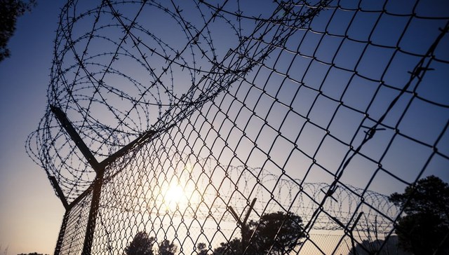 海南最大涉黑案主犯黄鸿发被执行死刑，家族团伙涉案金额达20余亿