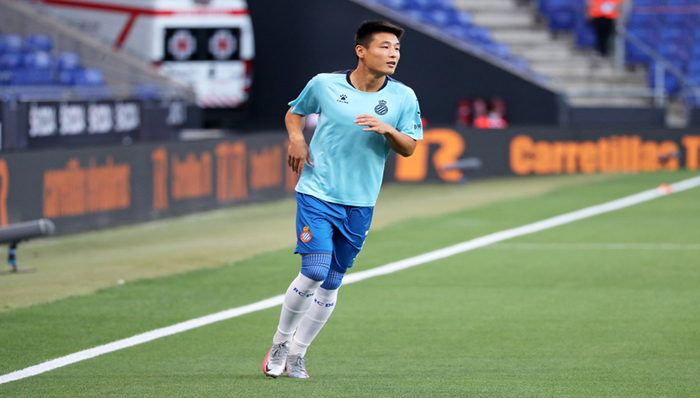 拒绝德甲和英超的召唤，武磊要在西乙联赛拼出新天地