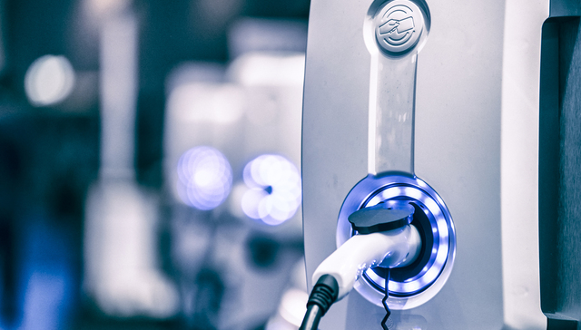 华兴资本包凡谈新造车：李斌是自上而下，李想是自内而外