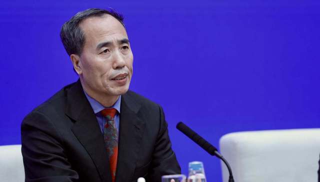 王兆星：包商银行被接管前报告的指标很好，但早已成高危机构