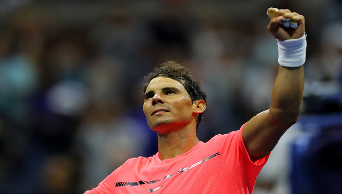 如期举行的美网遭遇“费纳”先后退赛，职业网球赛事重启难