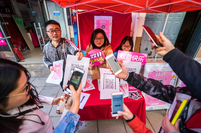 半年融资3轮，阿里下注，这家公司在社区团购的“死亡游戏”中求生