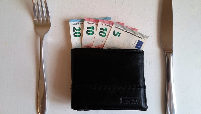 暴雪员工自曝工资单：与高管薪酬差距极大，涨薪不足10%