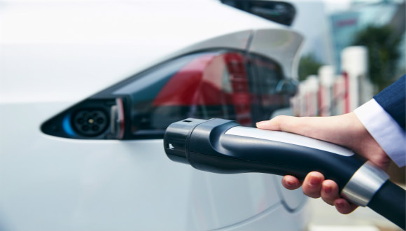 从玻璃到动力电池，离开福耀的高管们正在进军新能源汽车市场