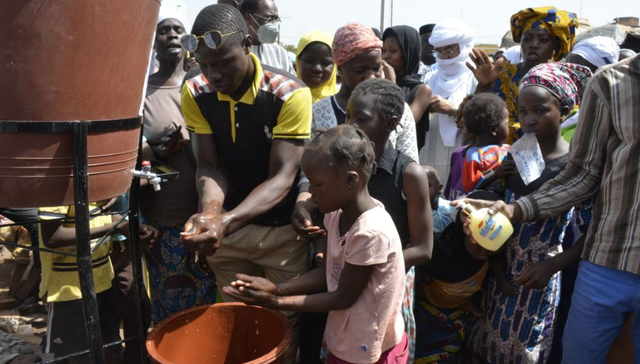 雷声大雨点小，美国说好的抗疫援助在哪呢？
