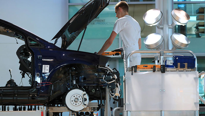 跨国车企上半年业绩普遍承压：大众销量被丰田超越，雷诺裁员减产