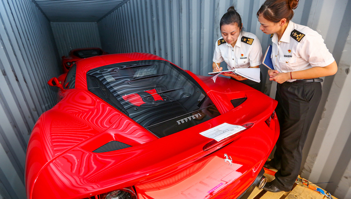 上海海关，洋山港，整车进口，法拉利