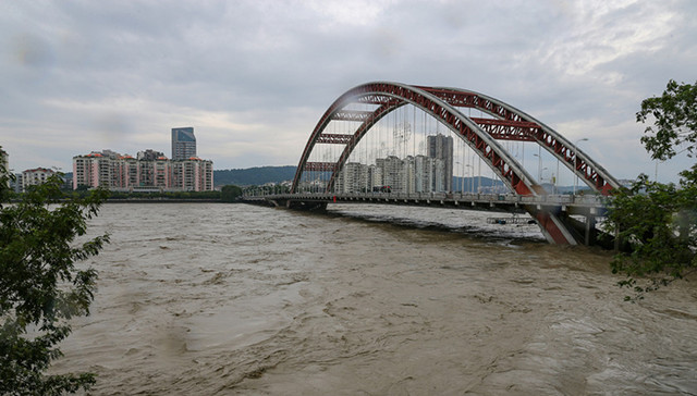 四川首次启动I级防汛应急响应，青衣江雅安段现百年一遇洪水