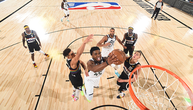 NBA季后赛开打，米切尔刷新得分纪录