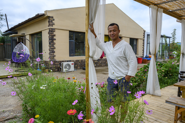 2020年8月，内蒙古兴安盟义勒力特嘎查，陈爱平在自家的民宿内。