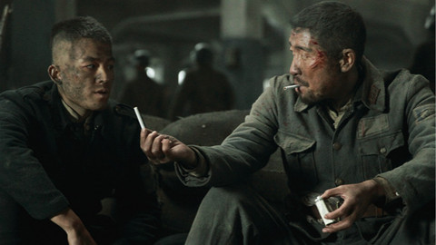 撤档、点映又保底，想看《八佰》不容易