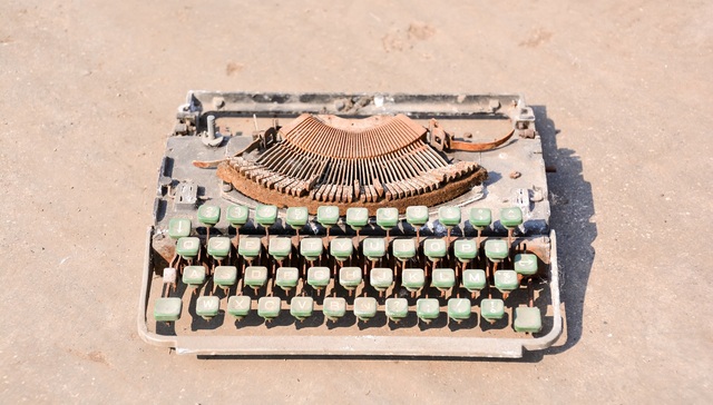 在西班牙洒落的鲜血，曾让一个不平凡时代的诗歌为之战栗 | 一诗一会