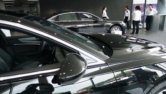 告别“暴利”时代，汽车经销商迎“生存大考”