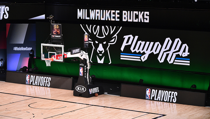 NBA又出事！抗议威斯康辛一黑人被连开七枪，NBA球员集体罢赛