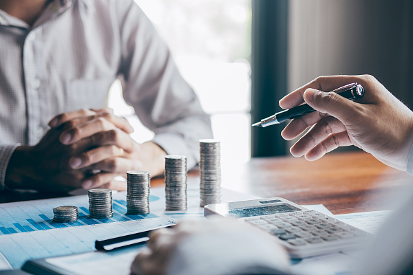 中国信达上半年净利下降27%，已收购银行业不良资产金额近百亿