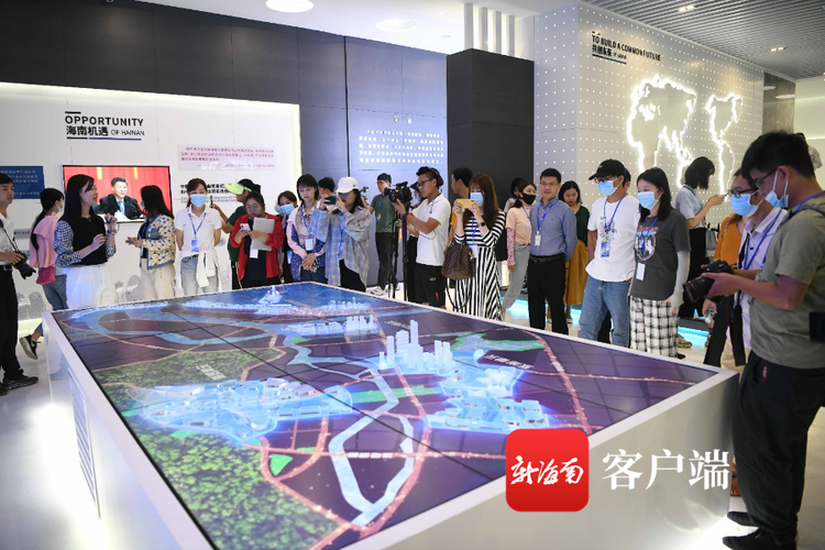 行走自贸区｜集聚发展动能打造开放新高地 央媒记者赞三亚未来可期