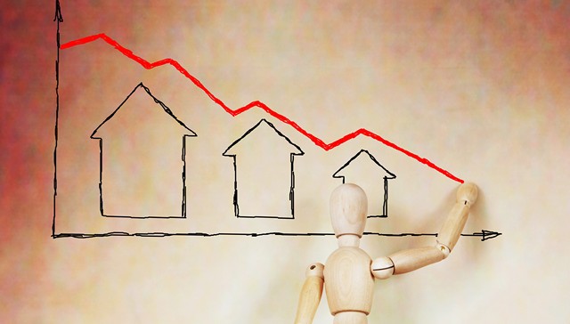 归母净利大幅下跌127.85%，光明地产业绩压力山大