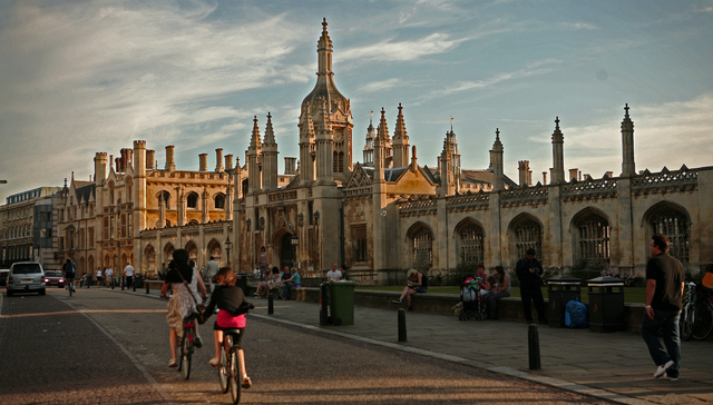 疫情重来叠加财务危机，欧洲高校开学季艰难自救