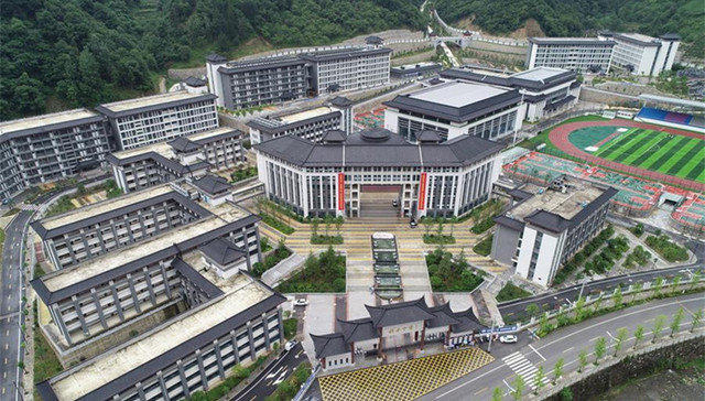 陕西镇安称“豪华中学”已整改完成，9月1日正常开学