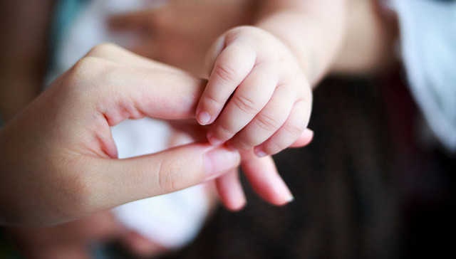 地方新闻精选 | 河南商丘早产儿死而复生事件将追责 广西大学“女生安全攻略”引争议