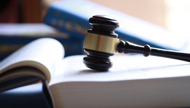 “两高一部”：对非法侵入他人住宅可实行防卫，认定防卫过当有两个条件