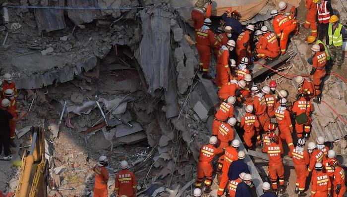 泉州欣佳酒店“37”坍塌事故调查报告出炉：23人被采取强制措施，49公职人员被追责