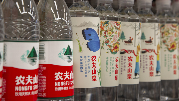 雀巢清盘农夫山泉上市，水业江湖去向何方？