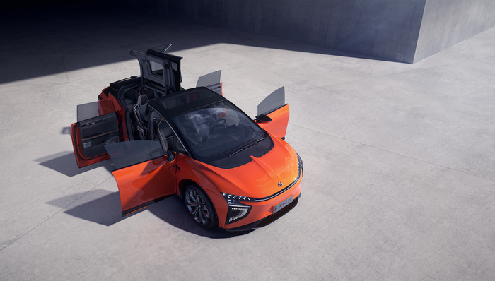 这台中国新势力造车拥有比劳斯莱斯还高级的车门，但故事远不止这么简单