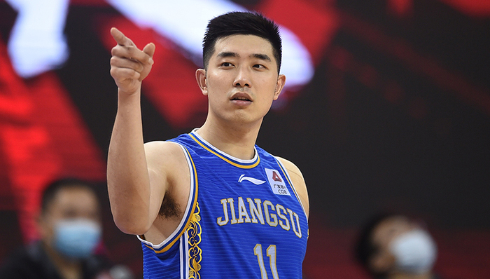 CBA转会市场再定大单，“非卖品”吴冠希顶薪续约江苏