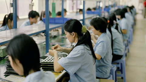 昆山世硕回应扔员工证件事件，称“大量员工辞职”传闻不实