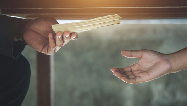 蓝思科技高管受贿案：五年收供应商贿赂550万，曾任董事长助理