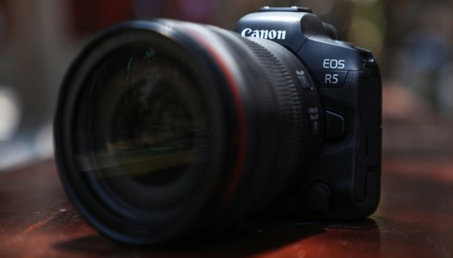 新品对决！EOS R5 VS A7S3应该选哪个？