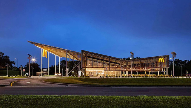 在这个迪士尼度假区，麦当劳推出了全球首个零能耗设计餐厅