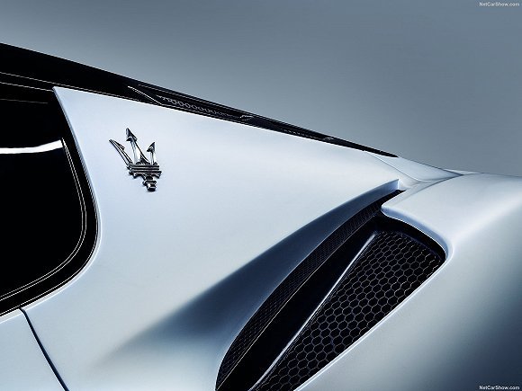 除了发布一款210万的超跑，玛莎拉蒂还透露了这两个新消息