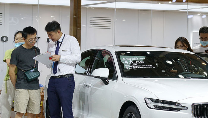 汽车经销商的半年生死大考：超半数经销商市值缩水营收利润双降