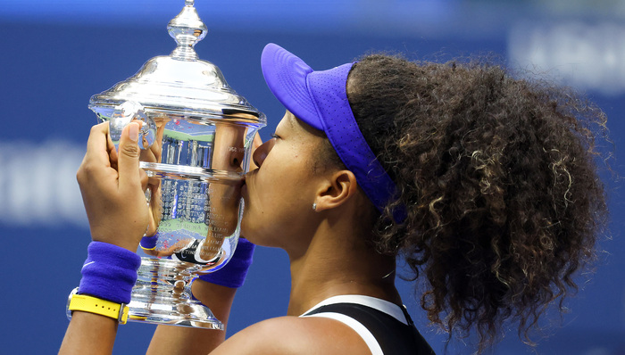 大阪直美逆转阿扎伦卡夺得美网女单冠军，赛后穿上科比球衣