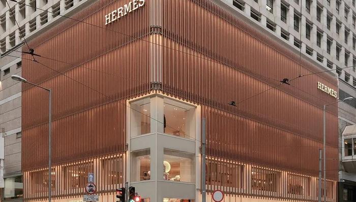 你相信巴黎和米兰的直觉，还是华尔街的嗅觉？