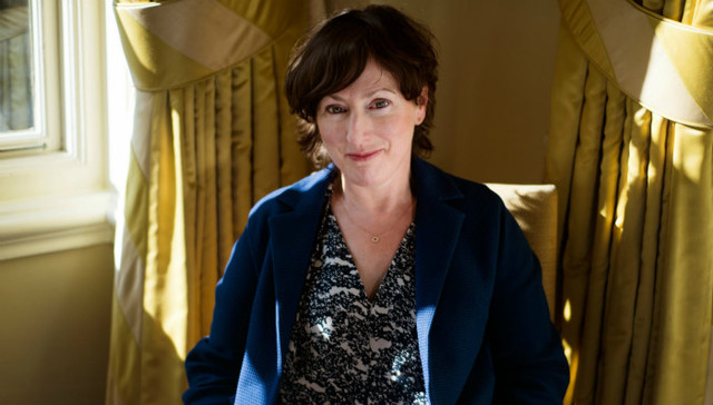 “男性依然在说女性并不有趣”：妮娜·斯提布获女性喜剧奖