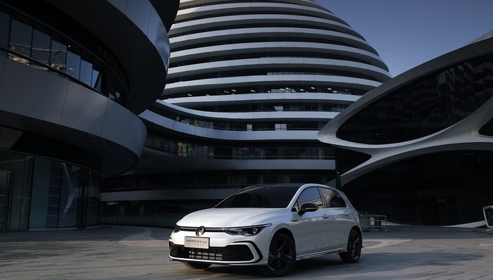 积极拥抱数字化时代，第八代大众高尔夫依然保持了浓浓的德系味道