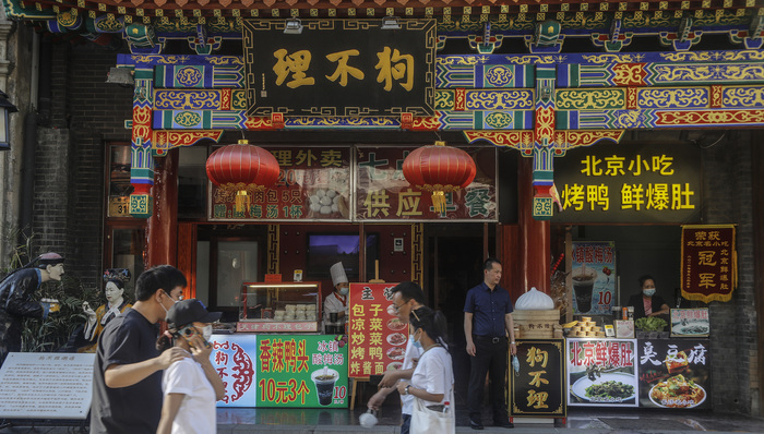 有的老字号还活着，但也只是活着