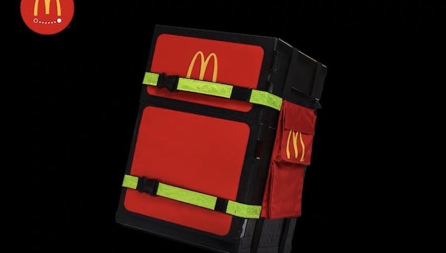 麦当劳1917块钱的外卖箱，有人买吗？