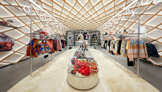 钱炜就任联席CEO这一年，李宁看重持续性增长