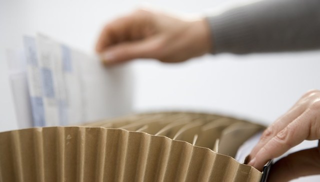 国家自然科学基金委：“赞导师及师娘论文”作者提供虚假信息，追回资助资金