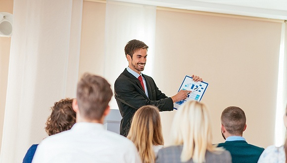 依托庞大金融数据库，这家公司正帮金融机构抢占更多市场丨界面创新家㉙